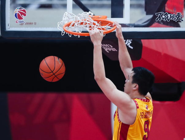 开云体育app-山东队翻盘福建队，范弗利特扛起全队  第2张