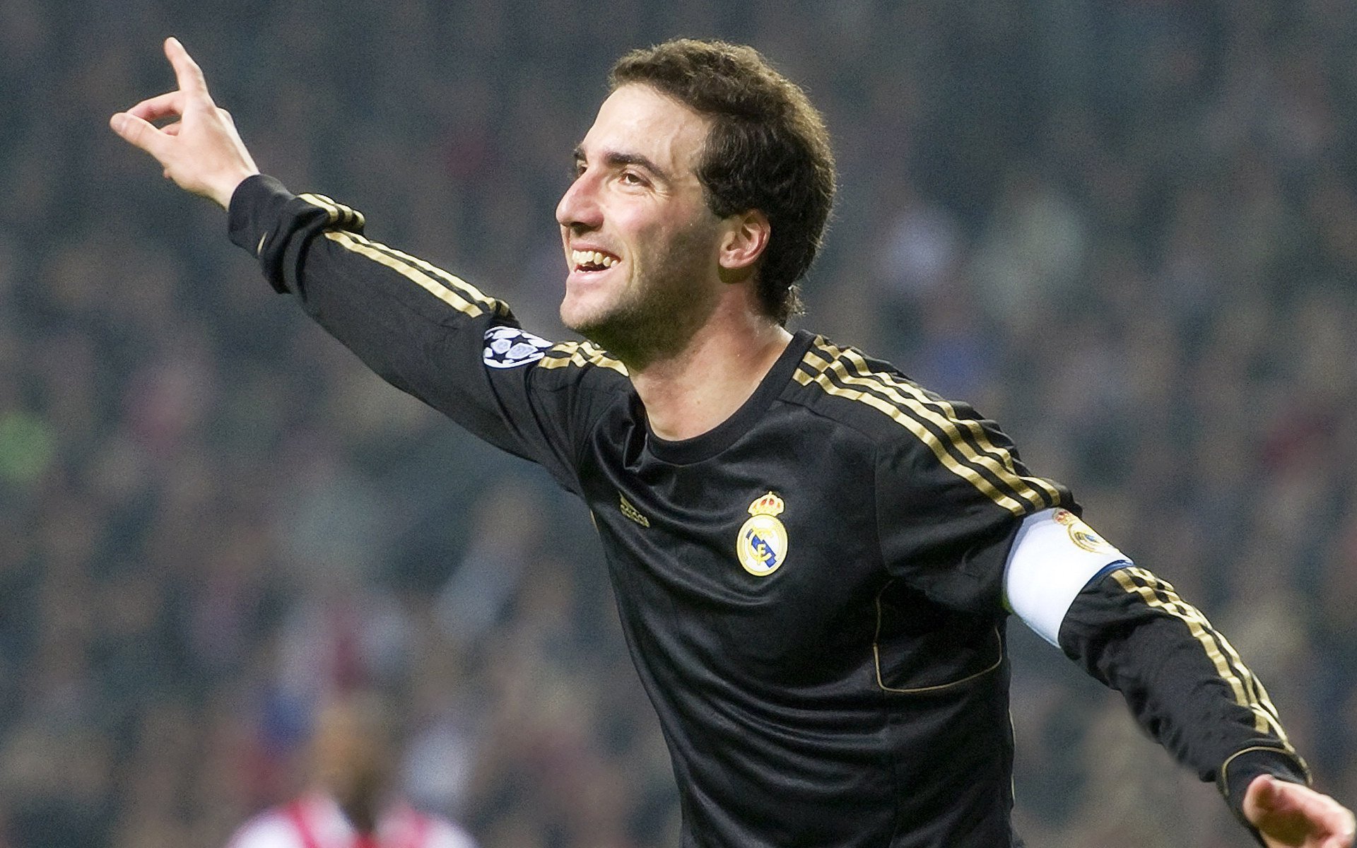 开云体育-欧文末节利刃出鞘，掘金窒息时刻绞杀黄蜂  第2张