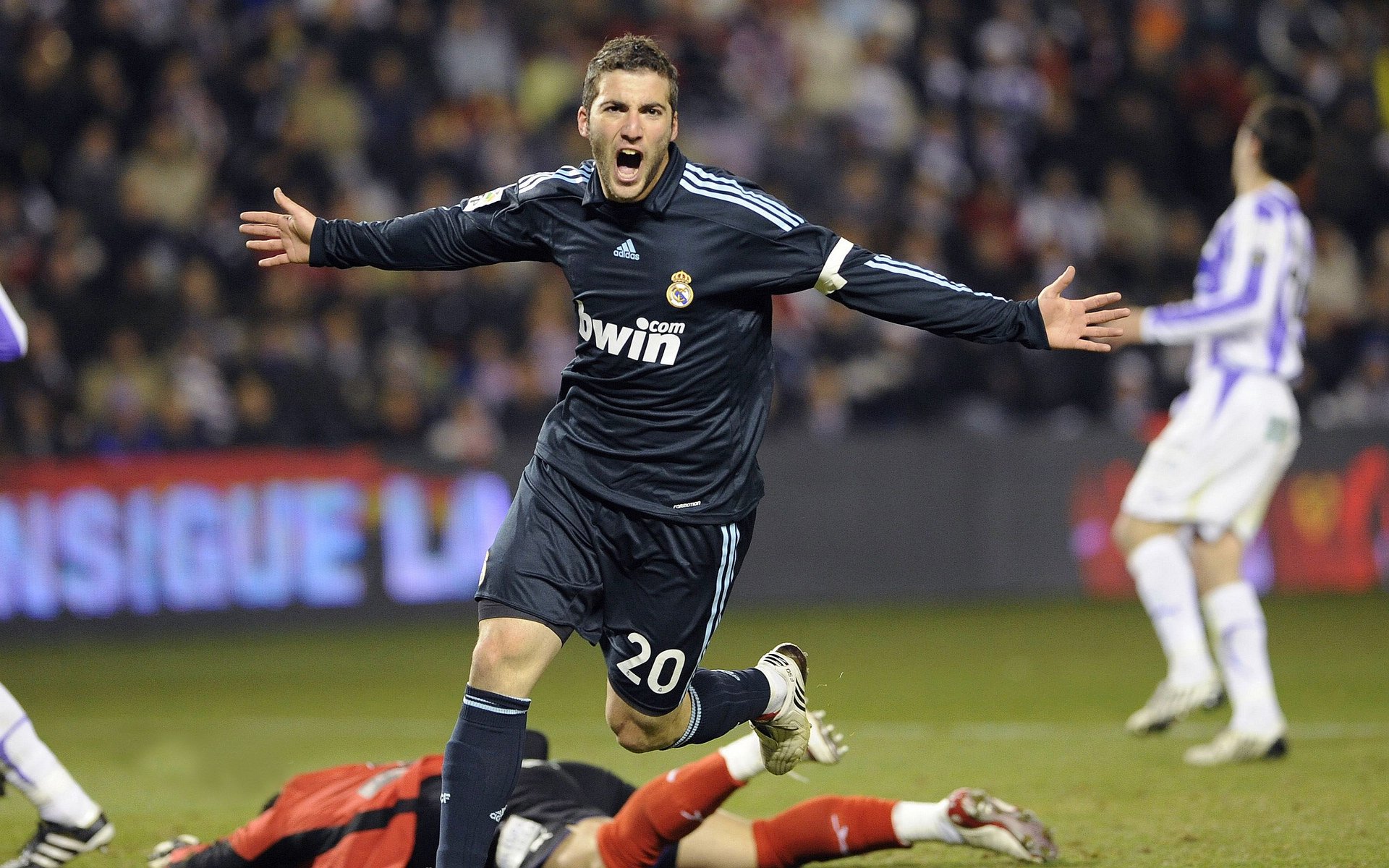 开云体育中国-活塞末节带走老鹰，文班亚马成为关键先生  第2张